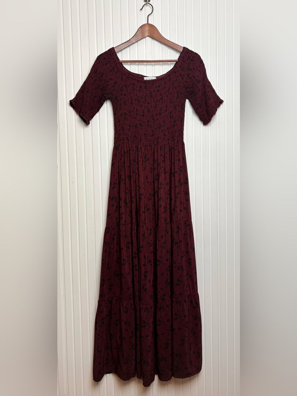 La Causa Dark Floral Tiered Maxi Dress S Smocked Prairie Cottagecore Boho